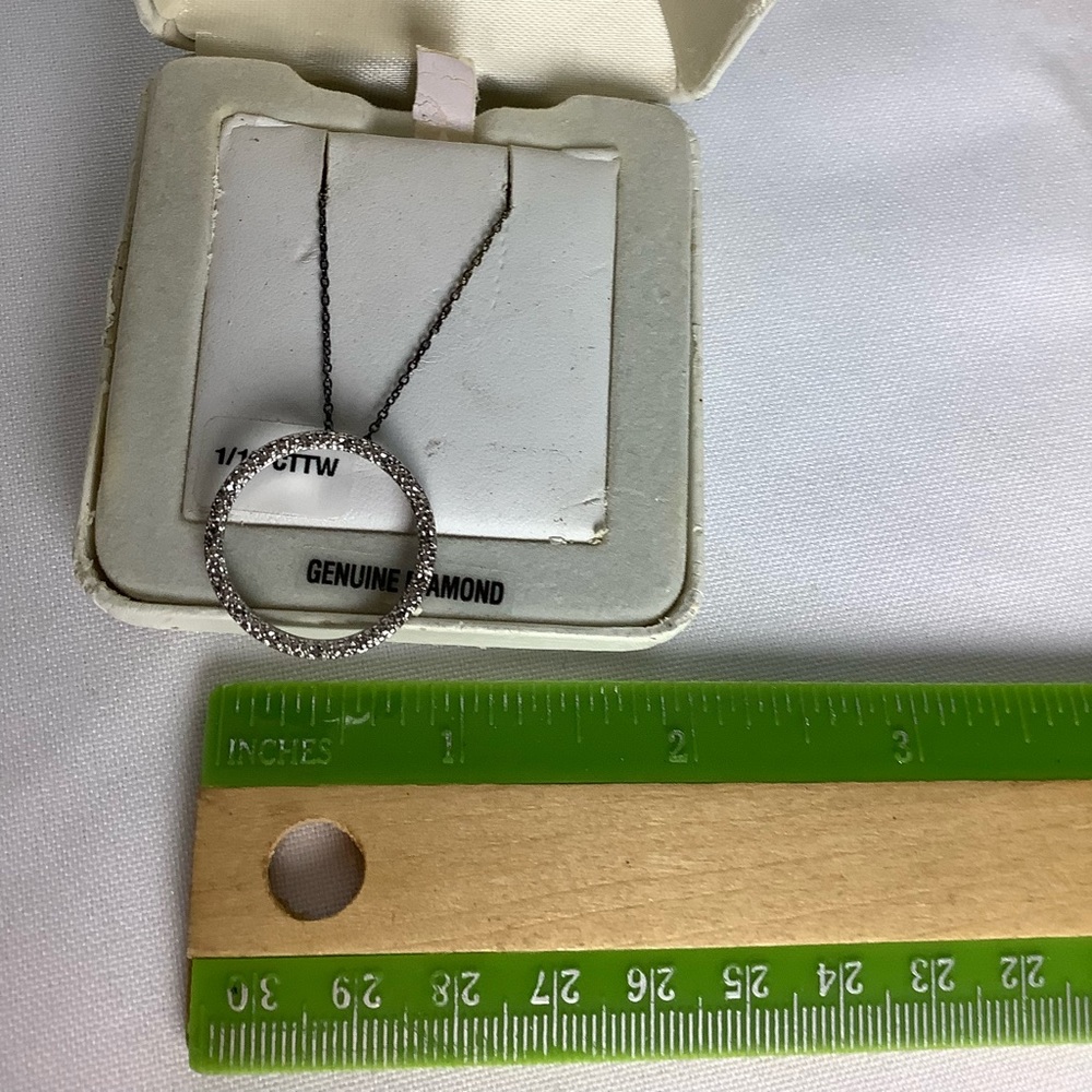 Sterling Silver Sm. Necklace w/RoundDiamond Chips